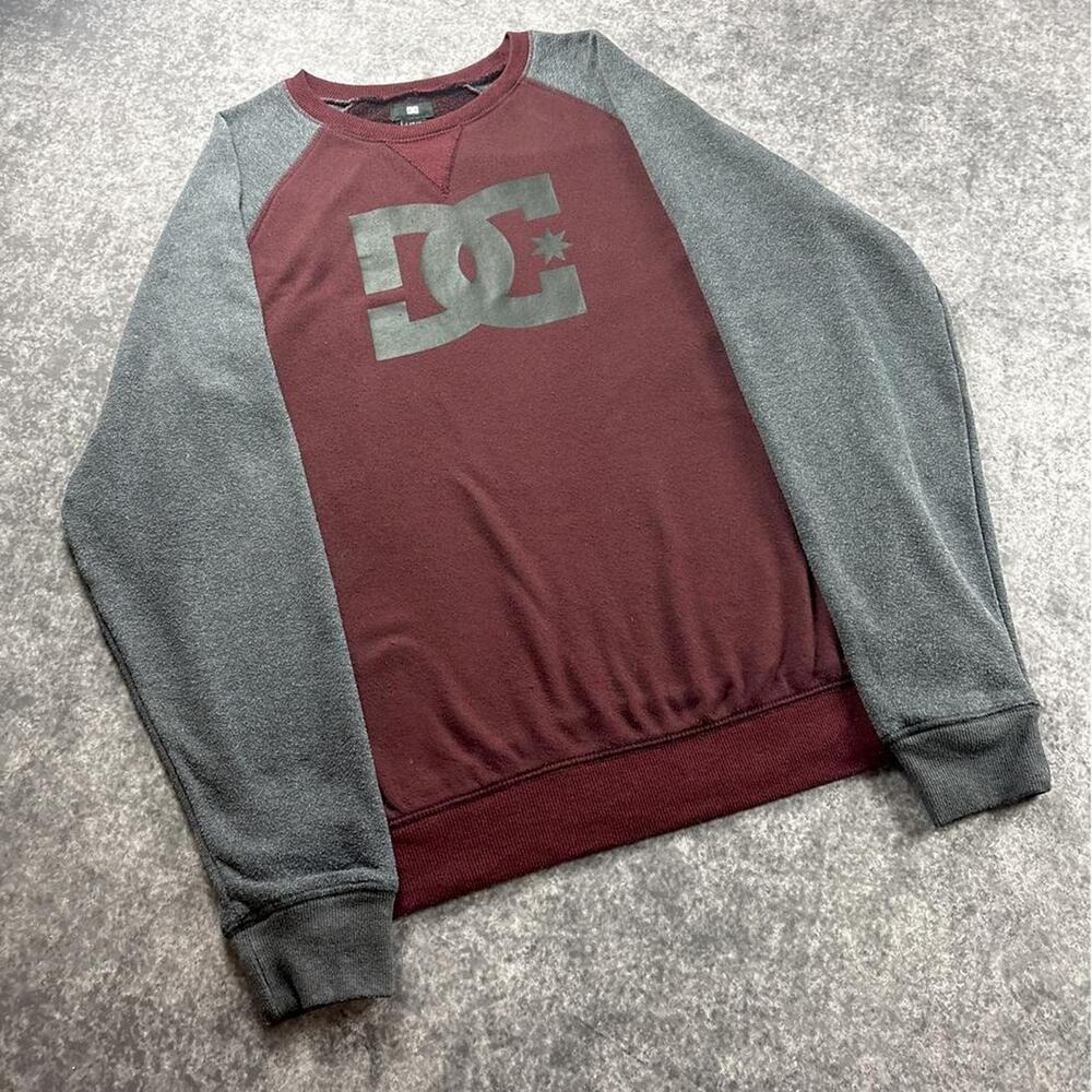 Vintage Y2K DC Shoes Men’s Large Burgundy Gray Raglan Crewneck Skate Sweatshirt